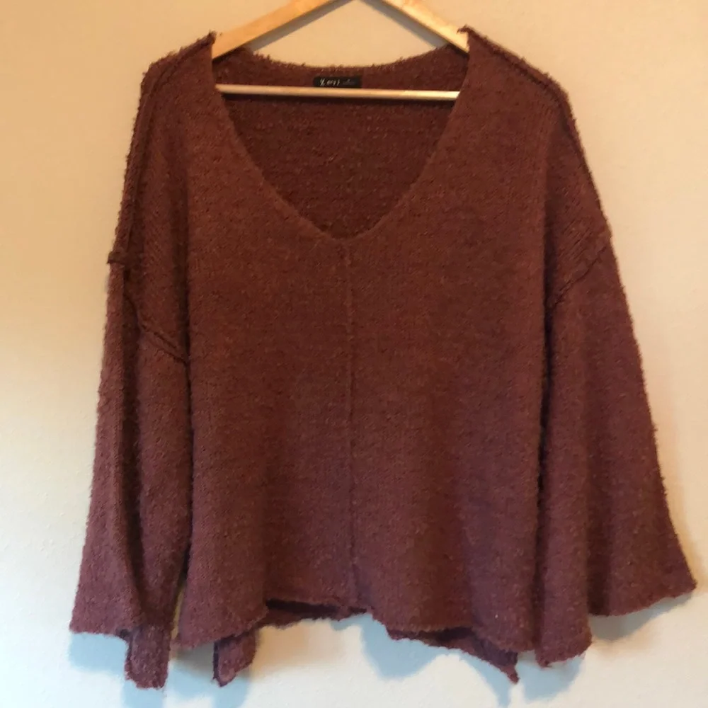 Very J Maroon sweater with bell sleeves size M - Picture 1 of 5